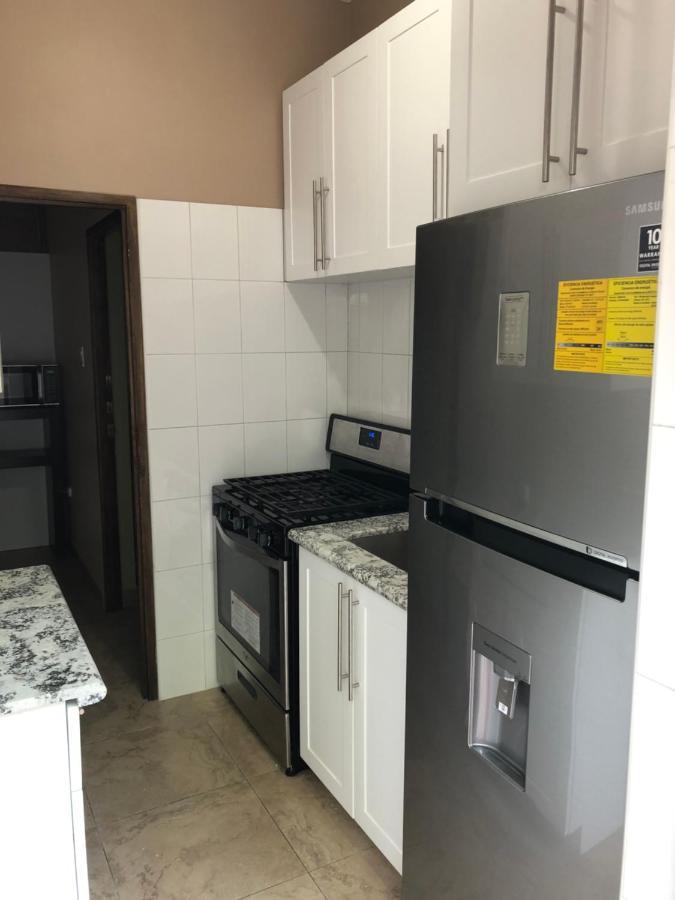 Le Quad - One Bedroom & Studio Apt - Private, Spacious & Secured Kingston Eksteriør bilde